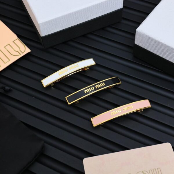 replica,repliche,fake,1:1,earrings,bracelet,ring,jewelry fermaglio per capelli in smalto color caramello miumiu (A4A6)