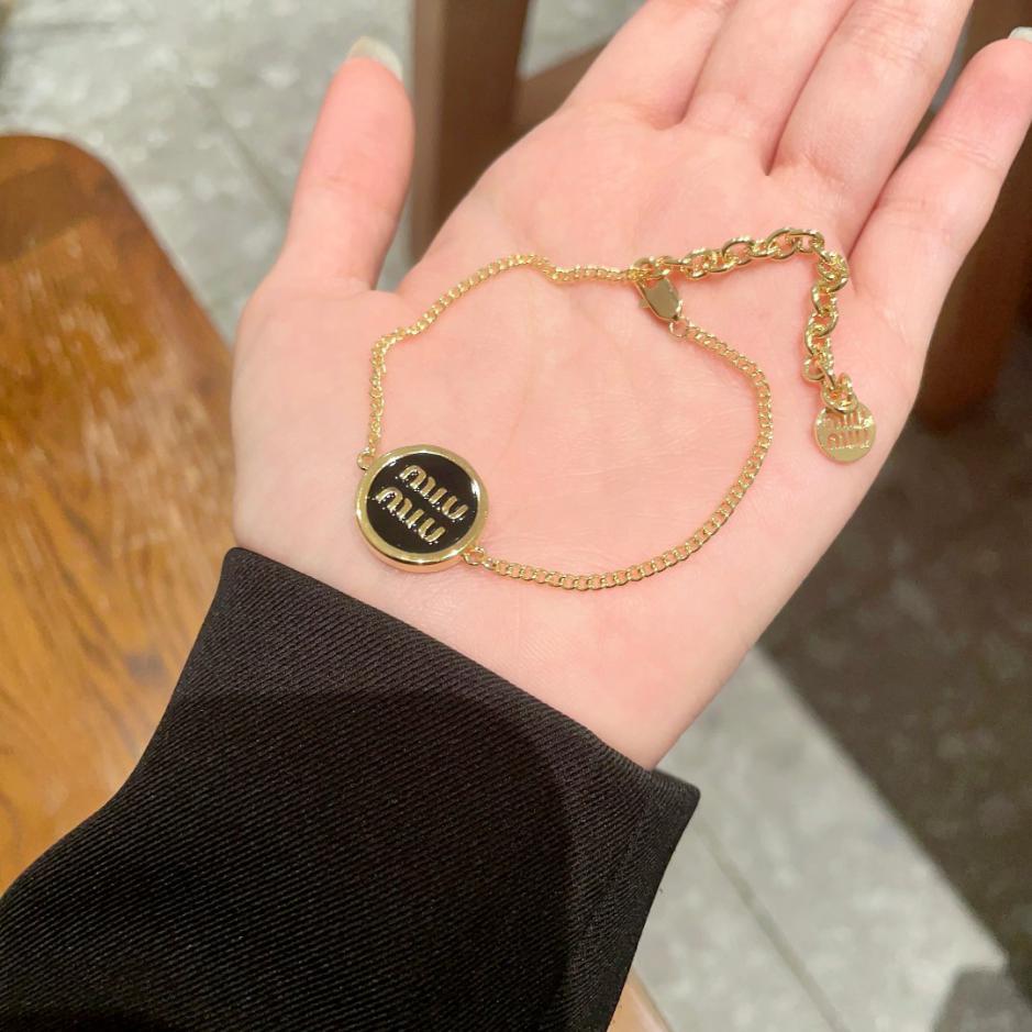 replica,repliche,fake,1:1,earrings,bracelet,ring,jewelry braccialetto lettera miumiu (82DA) replica,repliche,fake,1:1,earrings,bracelet,ring,jewelry braccialetto lettera miumiu (82DA)