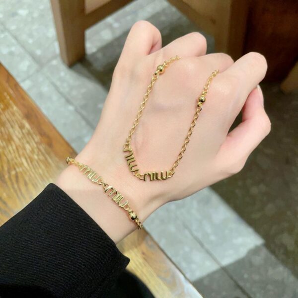 replica,repliche,fake,1:1,earrings,bracelet,ring,jewelry Collana Miu Miu con lettera (8A56)