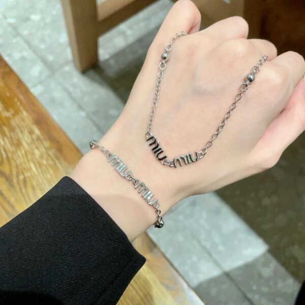 replica,repliche,fake,1:1,earrings,bracelet,ring,jewelry Collana con lettera Miu Miu (D840)