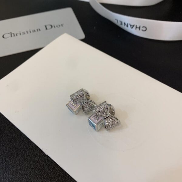 replica,repliche,fake,1:1,earrings,bracelet,ring,jewelry Ultimi orecchini miumiu ago in argento 925 (C0AA)