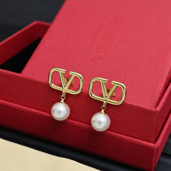 replica,repliche,fake,1:1,earrings,bracelet,ring,jewelry Orecchini con perle monogramma Valentino (B286)