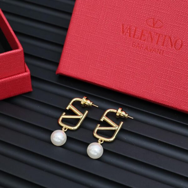 replica,repliche,fake,1:1,earrings,bracelet,ring,jewelry Lettera Valentino Perla (E717)