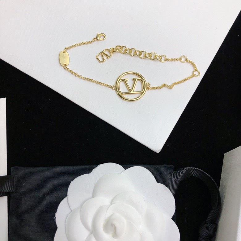 replica,repliche,fake,1:1,earrings,bracelet,ring,jewelry Bracciale Valentino VLOGO in metallo (9F91) replica,repliche,fake,1:1,earrings,bracelet,ring,jewelry Bracciale Valentino VLOGO in metallo (9F91)