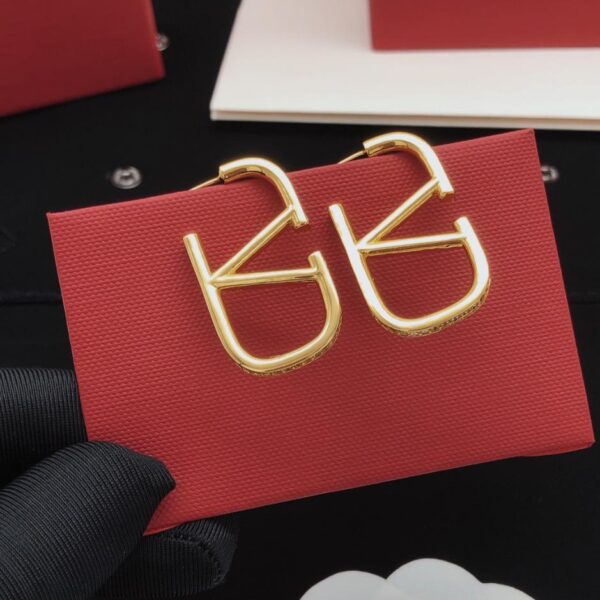 replica,repliche,fake,1:1,earrings,bracelet,ring,jewelry Gli ultimi orecchini a V di Valentino (E0C4)