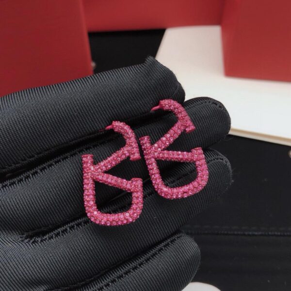 replica,repliche,fake,1:1,earrings,bracelet,ring,jewelry L’ultimo diamante viola a forma di V di Valentino (E02D)