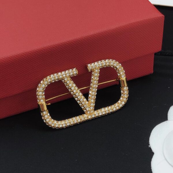 replica,repliche,fake,1:1,earrings,bracelet,ring,jewelry Spilla Valentino a forma di V con diamanti (EA5C)