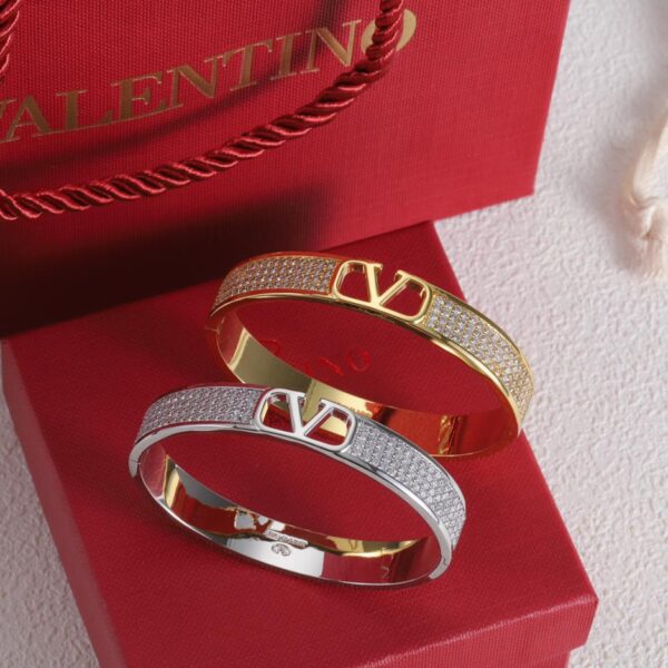 replica,repliche,fake,1:1,earrings,bracelet,ring,jewelry Bracciale Valentino.(F76F)