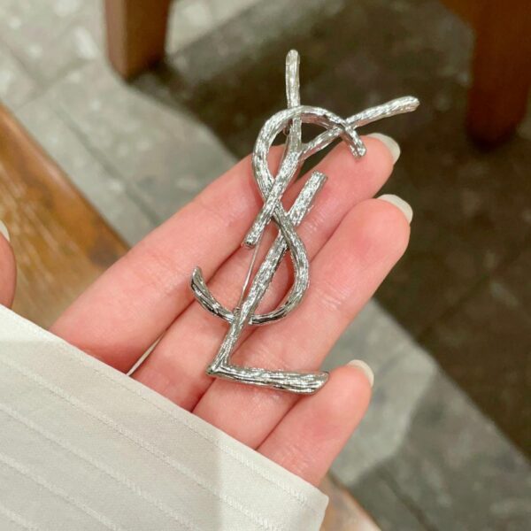 replica,repliche,fake,1:1,earrings,bracelet,ring,jewelry Spilla Yves Saint Laurent contatore nuova (AB89)