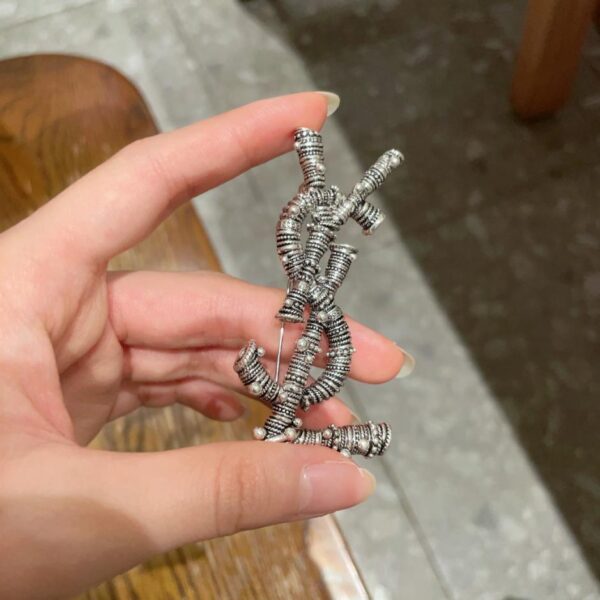 replica,repliche,fake,1:1,earrings,bracelet,ring,jewelry Spilla Yves Saint Laurent nuova sincronizzata (4876)