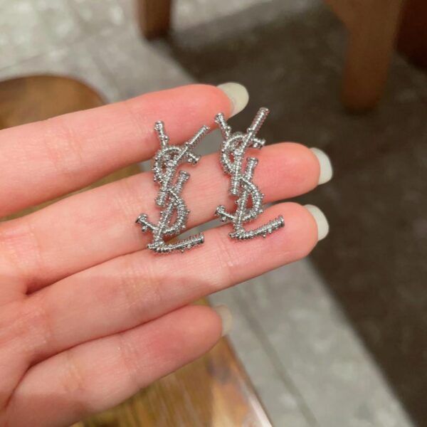replica,repliche,fake,1:1,earrings,bracelet,ring,jewelry Nuovi orecchini Yves Saint Laurent (36DD)