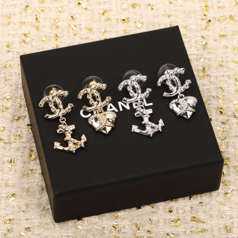 replica,repliche,fake,1:1,earrings,bracelet,ring,jewelry Orecchini a bottone asimmetrici doppia C Chanel Love Anchor replica,repliche,fake,1:1,earrings,bracelet,ring,jewelry Orecchini a bottone asimmetrici doppia C Chanel Love Anchor