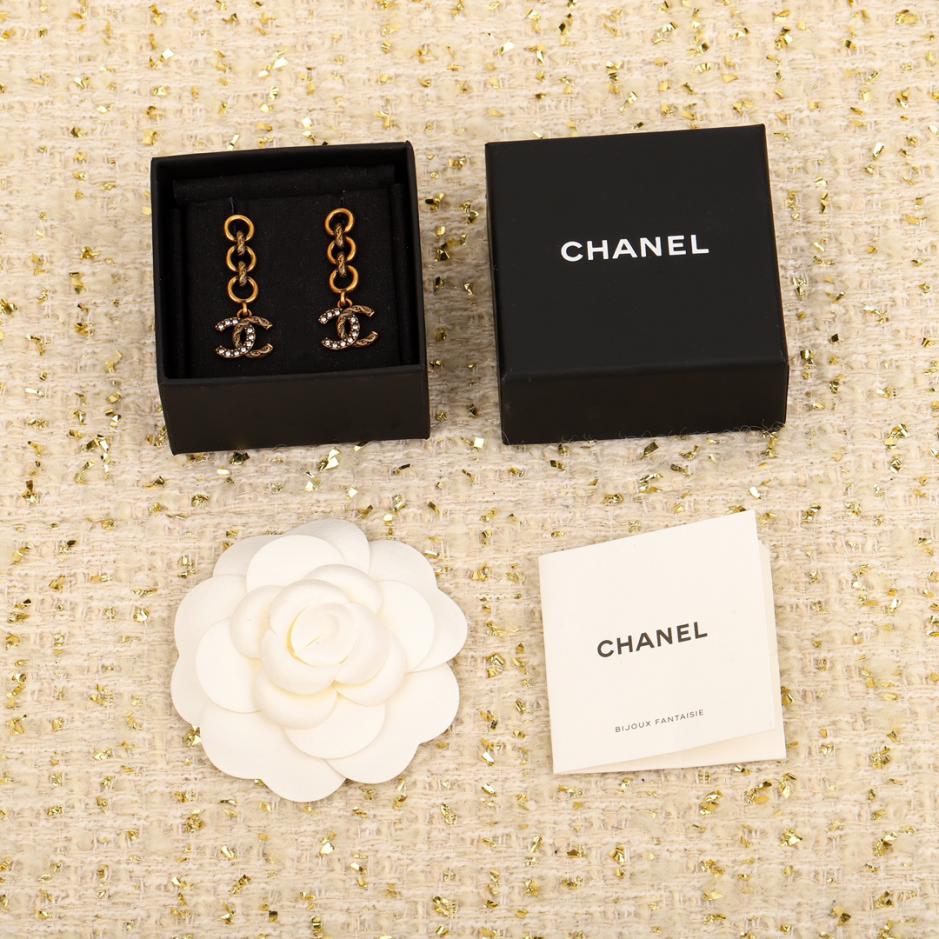 replica,repliche,fake,1:1,earrings,bracelet,ring,jewelry Orecchini doppia c di Chanel replica,repliche,fake,1:1,earrings,bracelet,ring,jewelry Orecchini doppia c di Chanel