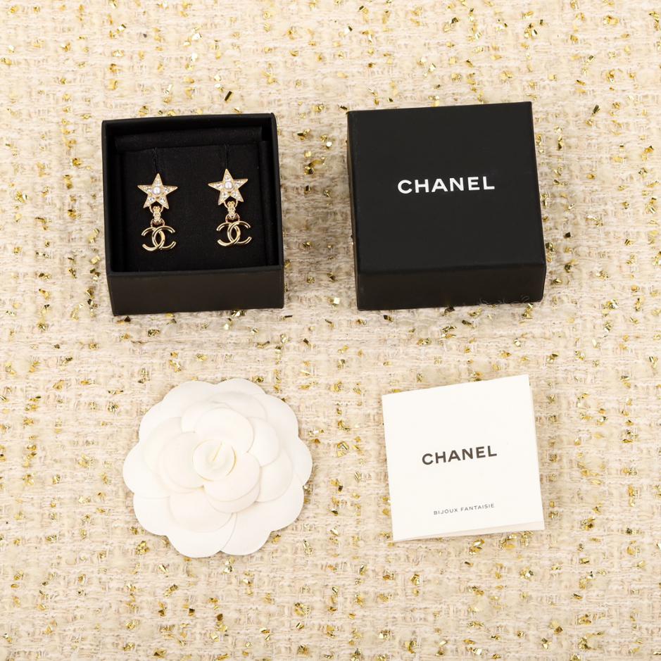 replica,repliche,fake,1:1,earrings,bracelet,ring,jewelry Orecchini doppia c Chanel Love replica,repliche,fake,1:1,earrings,bracelet,ring,jewelry Orecchini doppia c Chanel Love