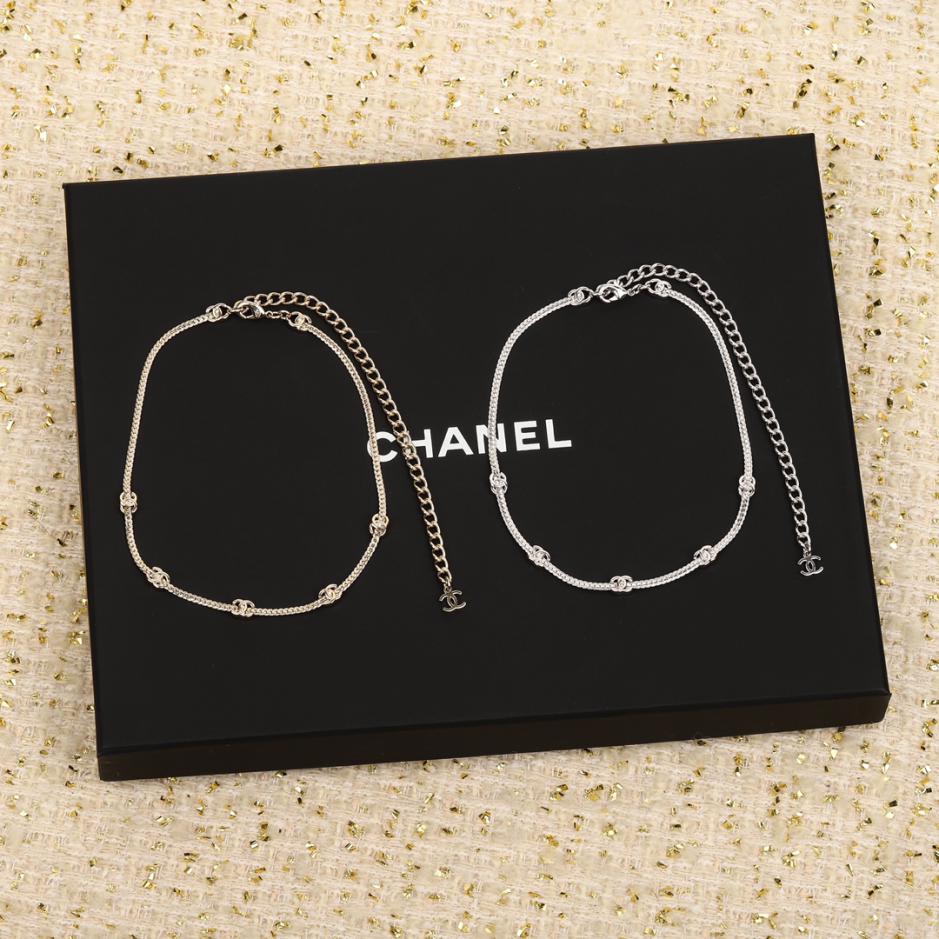 replica,repliche,fake,1:1,earrings,bracelet,ring,jewelry Collana Chanel con osso di serpente girocollo a 5 fiori replica,repliche,fake,1:1,earrings,bracelet,ring,jewelry Collana Chanel con osso di serpente girocollo a 5 fiori