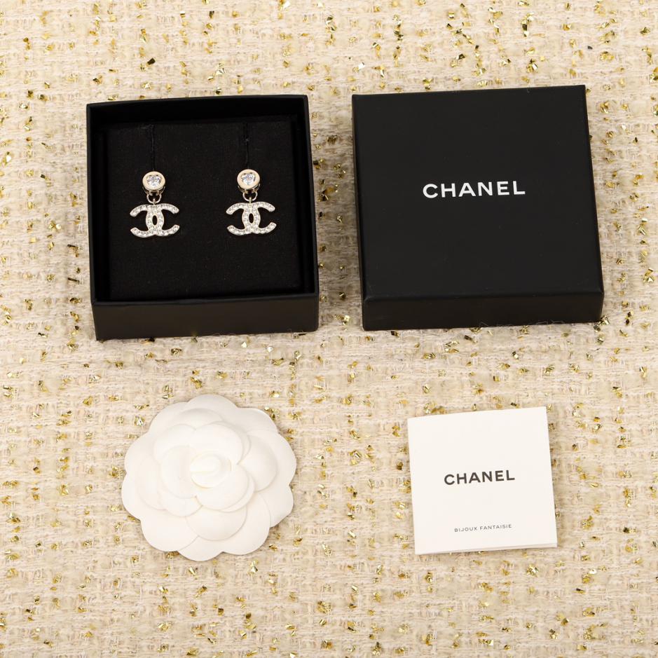 replica,repliche,fake,1:1,earrings,bracelet,ring,jewelry Orecchini Chanel Love con pendente doppia C replica,repliche,fake,1:1,earrings,bracelet,ring,jewelry Orecchini Chanel Love con pendente doppia C