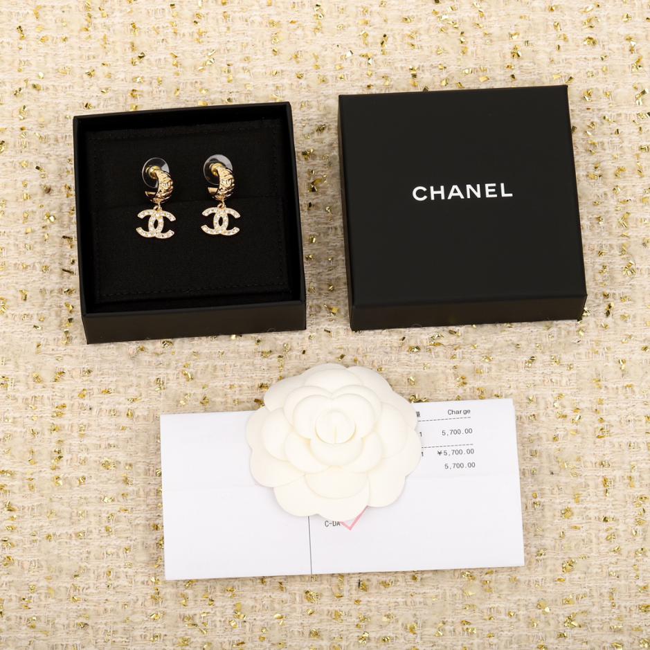 replica,repliche,fake,1:1,earrings,bracelet,ring,jewelry Orecchini doppia C pendenti a semicerchio Chanel replica,repliche,fake,1:1,earrings,bracelet,ring,jewelry Orecchini doppia C pendenti a semicerchio Chanel