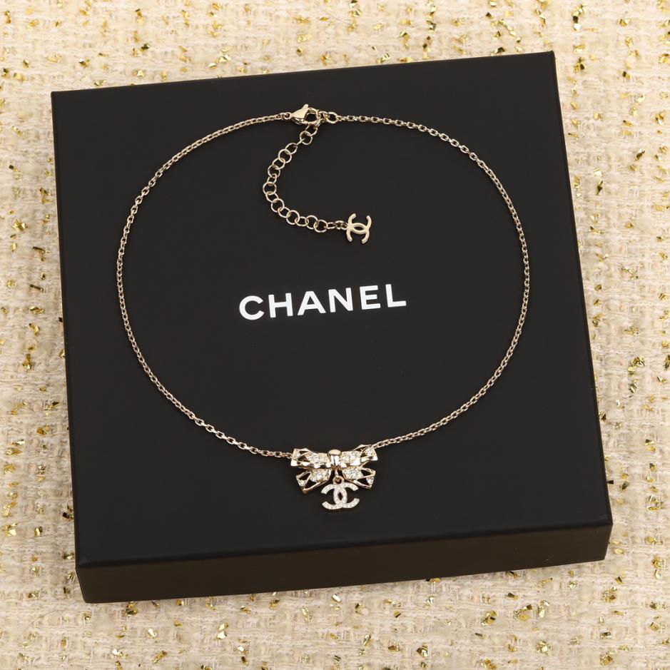 replica,repliche,fake,1:1,earrings,bracelet,ring,jewelry Collana doppia C con pendente a fiocco Chanel replica,repliche,fake,1:1,earrings,bracelet,ring,jewelry Collana doppia C con pendente a fiocco Chanel