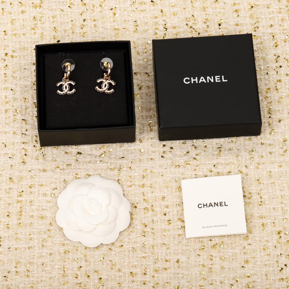 replica,repliche,fake,1:1,earrings,bracelet,ring,jewelry Orecchini Chanel doppia C in pizzo nero con gancio in oro replica,repliche,fake,1:1,earrings,bracelet,ring,jewelry Orecchini Chanel doppia C in pizzo nero con gancio in oro