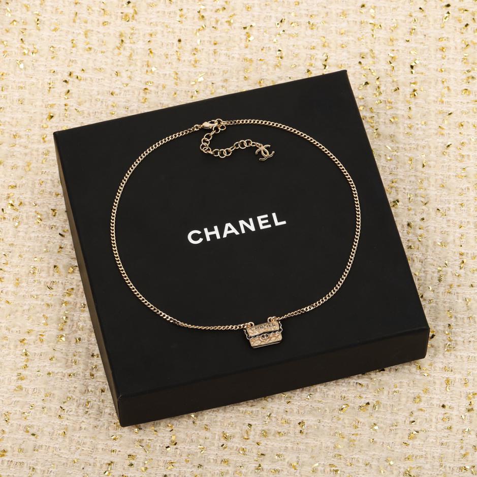 replica,repliche,fake,1:1,earrings,bracelet,ring,jewelry Collana Chanel con borsa in pizzo nero replica,repliche,fake,1:1,earrings,bracelet,ring,jewelry Collana Chanel con borsa in pizzo nero