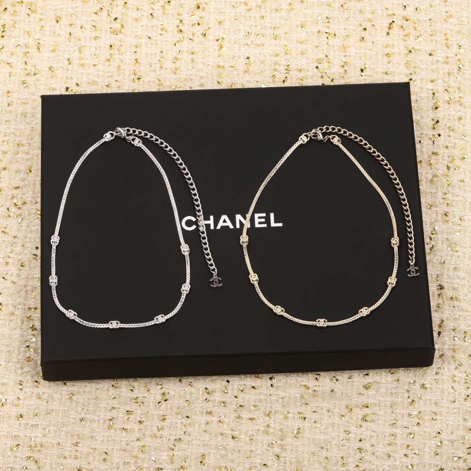 replica,repliche,fake,1:1,earrings,bracelet,ring,jewelry Collana Chanel con osso di serpente girocollo a 7 fiori replica,repliche,fake,1:1,earrings,bracelet,ring,jewelry Collana Chanel con osso di serpente girocollo a 7 fiori
