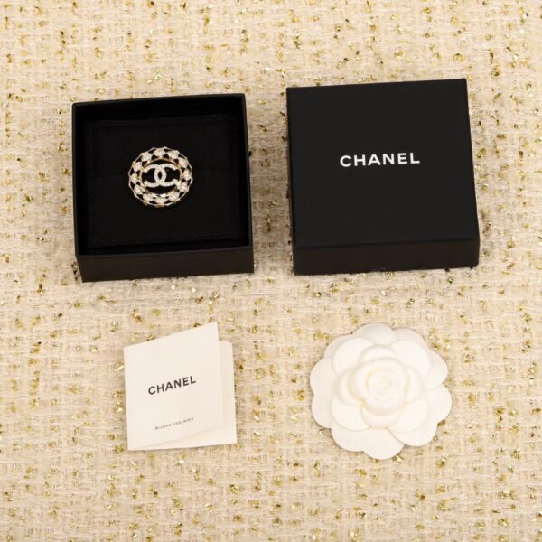 replica,repliche,fake,1:1,earrings,bracelet,ring,jewelry Spilla rotonda vuota di montagna Chanel