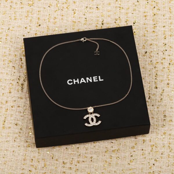 Collana Chanel Love Ciondolo Doppia C con diamanti Swarovski