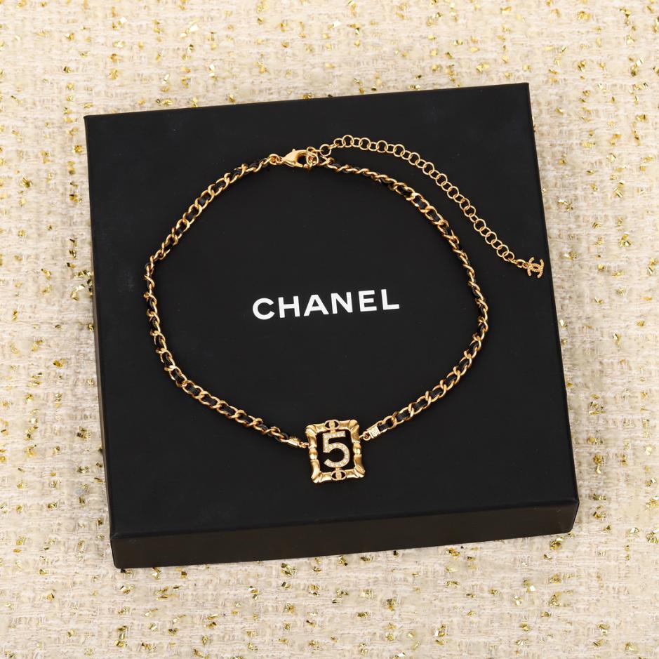replica,repliche,fake,1:1,earrings,bracelet,ring,jewelry Collana Chanel quadrata n. 5 in pelle cava replica,repliche,fake,1:1,earrings,bracelet,ring,jewelry Collana Chanel quadrata n. 5 in pelle cava