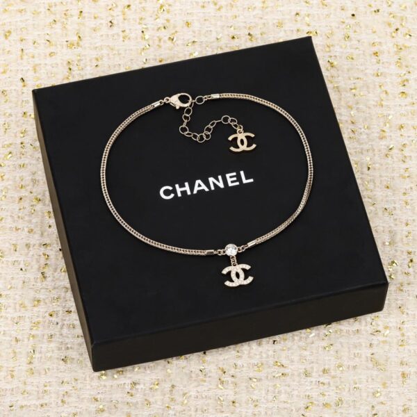 Collana Chanel Doppia C con diamanti Swarovski