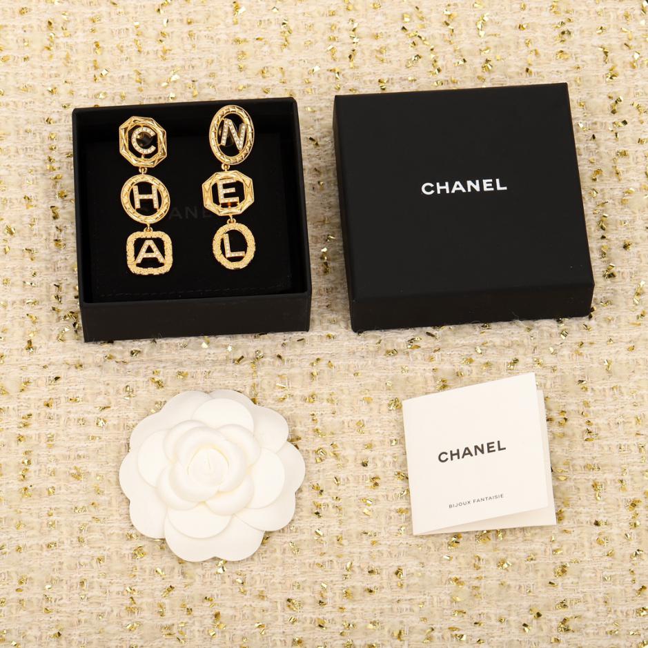 replica,repliche,fake,1:1,earrings,bracelet,ring,jewelry Orecchini Chanel con ciondolo a doppia C con rombo e 5 lettere replica,repliche,fake,1:1,earrings,bracelet,ring,jewelry Orecchini Chanel con ciondolo a doppia C con rombo e 5 lettere
