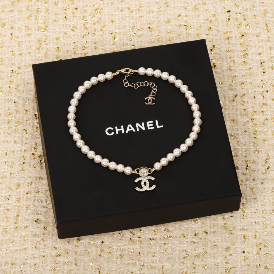 replica,repliche,fake,1:1,earrings,bracelet,ring,jewelry Collana con ciondolo Love Chanel, doppia C di perle replica,repliche,fake,1:1,earrings,bracelet,ring,jewelry Collana con ciondolo Love Chanel, doppia C di perle
