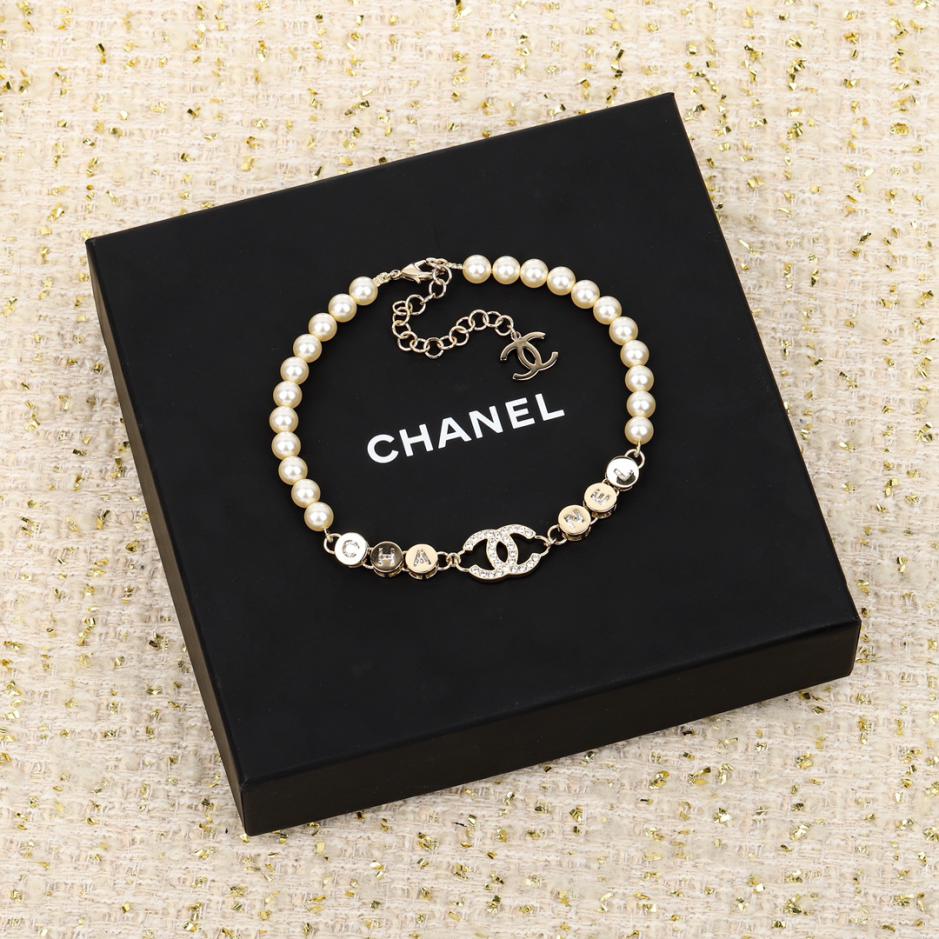 replica,repliche,fake,1:1,earrings,bracelet,ring,jewelry Collana Chanel con piccole perle dorate e lettera doppia c replica,repliche,fake,1:1,earrings,bracelet,ring,jewelry Collana Chanel con piccole perle dorate e lettera doppia c
