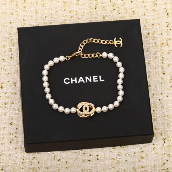 Collana di perle Chanel con zollette di zucchero intrecciate cave