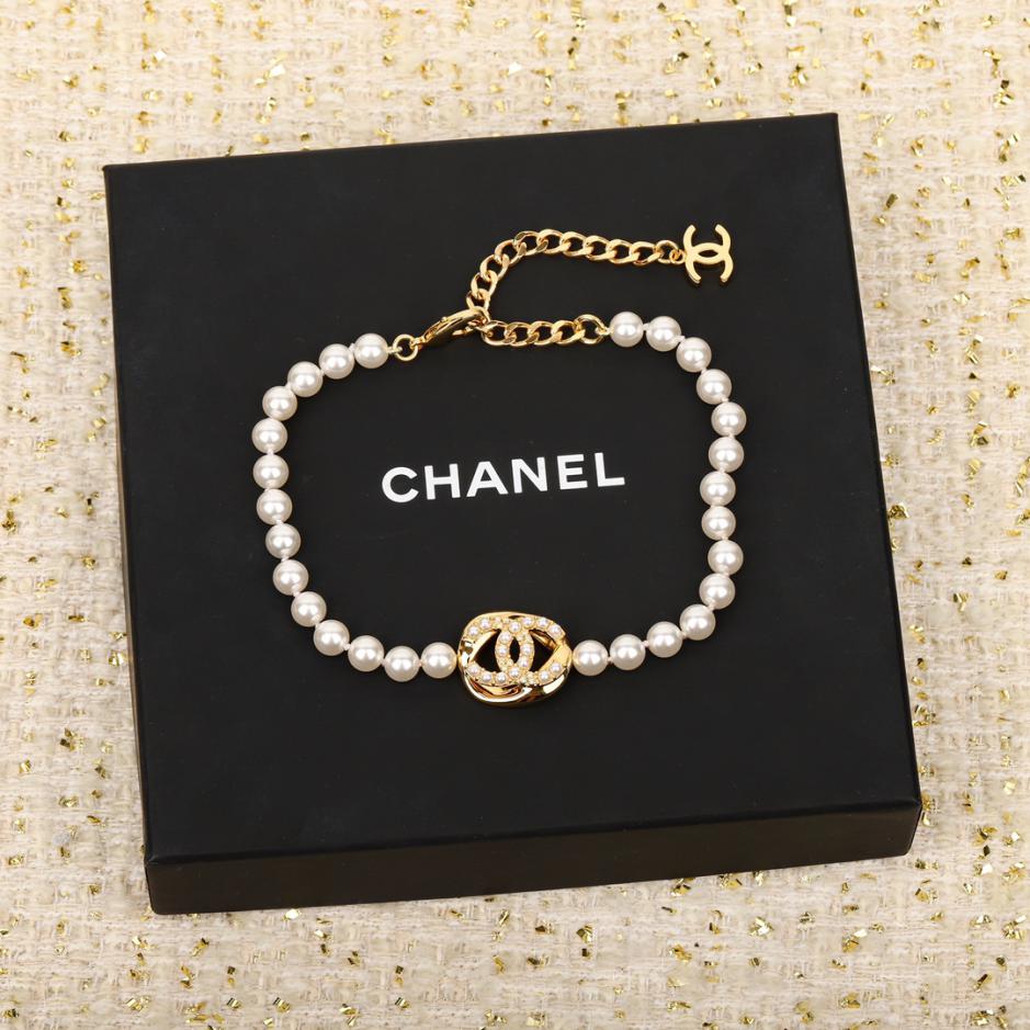replica,repliche,fake,1:1,earrings,bracelet,ring,jewelry Collana di perle Chanel con zollette di zucchero intrecciate cave replica,repliche,fake,1:1,earrings,bracelet,ring,jewelry Collana di perle Chanel con zollette di zucchero intrecciate cave