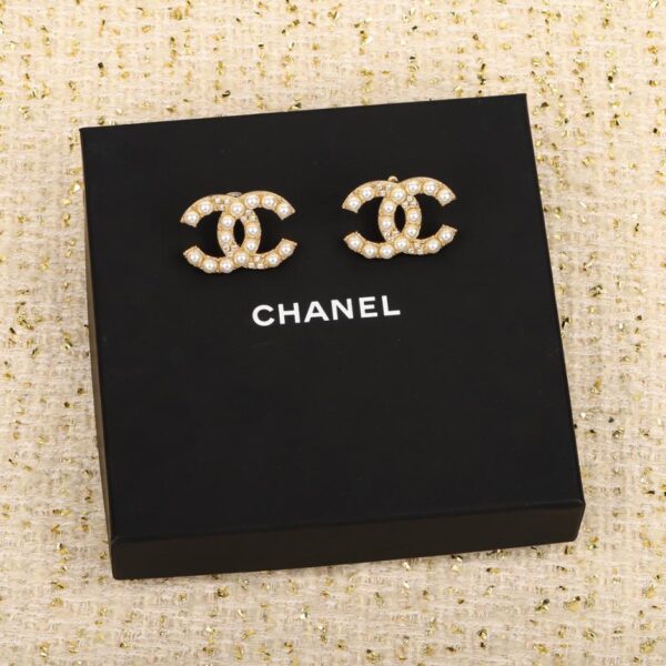 Orecchini Chanel con perle grandi doppia C