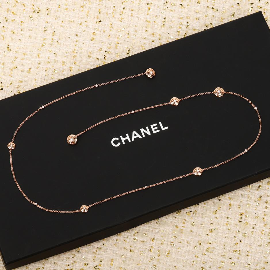 replica,repliche,fake,1:1,earrings,bracelet,ring,jewelry La collana Chanel Camelia può essere personalizzata con vero oro e diamanti replica,repliche,fake,1:1,earrings,bracelet,ring,jewelry La collana Chanel Camelia può essere personalizzata con vero oro e diamanti