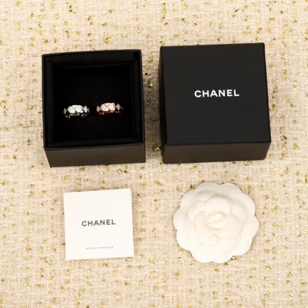 replica,repliche,fake,1:1,earrings,bracelet,ring,jewelry L’anello Chanel versione stretta in argento 925 con diamanti della serie Coco crush può essere personalizzato con vero oro e diamanti