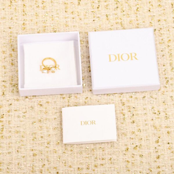 replica,repliche,fake,1:1,earrings,bracelet,ring,jewelry Anello Dior Rock Sugar con perla e diamanti