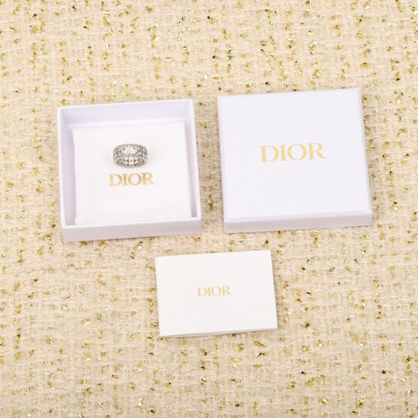 replica,repliche,fake,1:1,earrings,bracelet,ring,jewelry Anello Dior con perline a 3 strati e diamanti