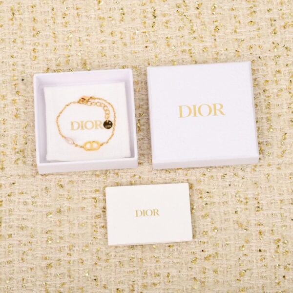 Bracciale con perle a goccia con lettera Dior CD