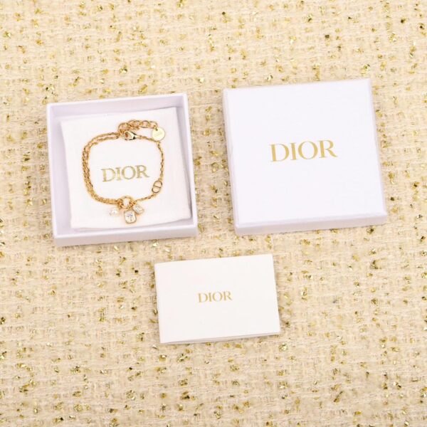 Bracciale Dior con una perla e due diamanti