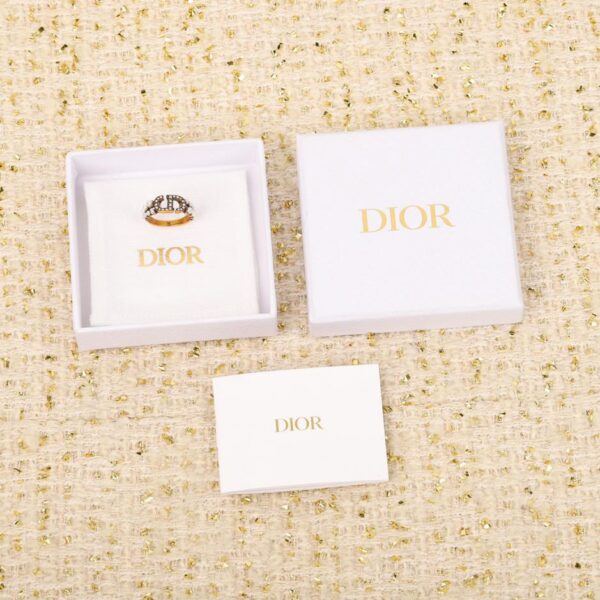replica,repliche,fake,1:1,earrings,bracelet,ring,jewelry Anello Dior CD con diamanti e perle