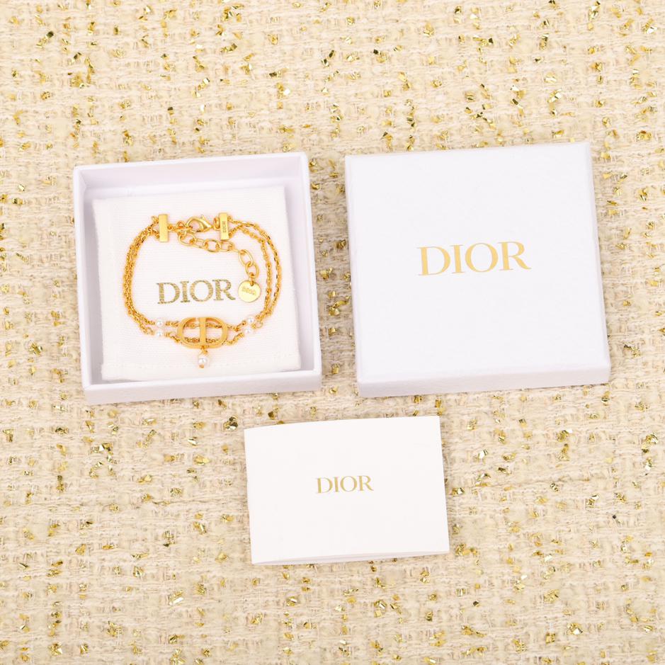 replica,repliche,fake,1:1,earrings,bracelet,ring,jewelry Bracciale Dior con perle CD a doppio strato replica,repliche,fake,1:1,earrings,bracelet,ring,jewelry Bracciale Dior con perle CD a doppio strato