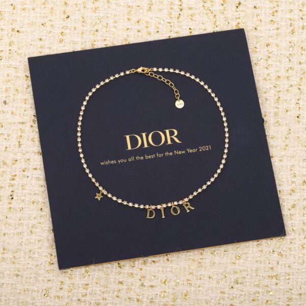 Collana con lettera Dior in strass