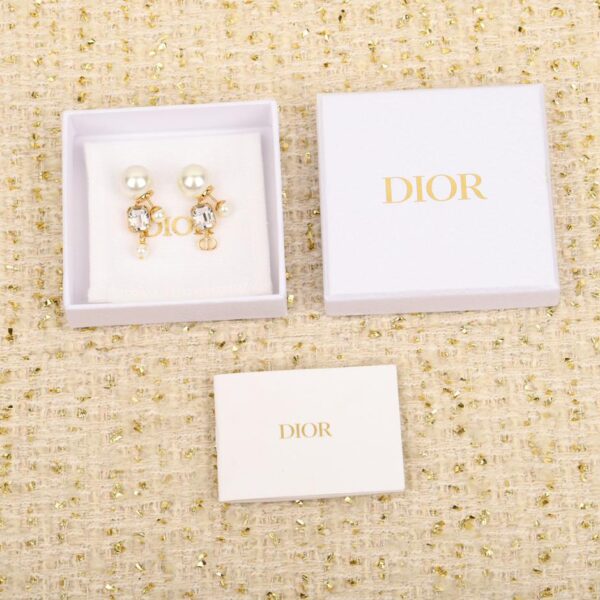 Orecchini Dior con perle quadrate grandi e piccole con diamanti
