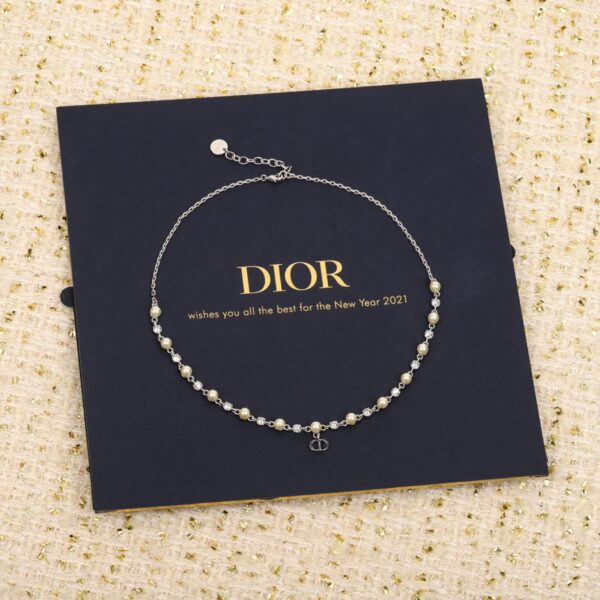 Collana Dior a strato singolo con perline e diamanti