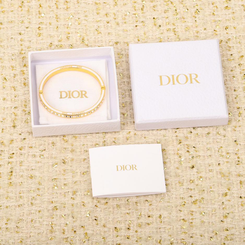 replica,repliche,fake,1:1,earrings,bracelet,ring,jewelry Bracciale Dior con diamanti che colano olio replica,repliche,fake,1:1,earrings,bracelet,ring,jewelry Bracciale Dior con diamanti che colano olio