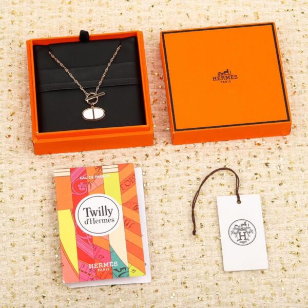 Collana Hermes con naso di maiale