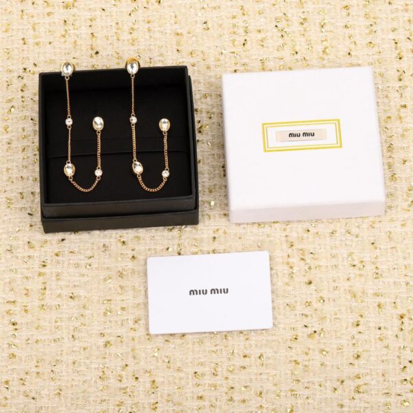 replica,repliche,fake,1:1,earrings,bracelet,ring,jewelry Nuovi orecchini con nappe strass di Miu Miu