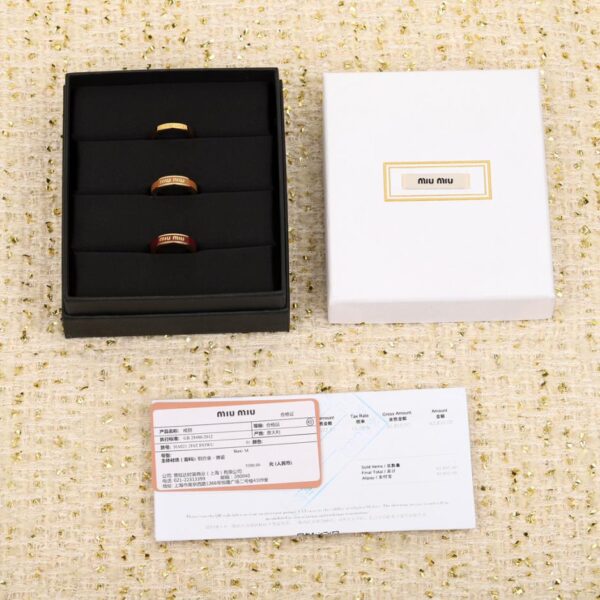 replica,repliche,fake,1:1,earrings,bracelet,ring,jewelry Set di anelli Miu Miu in tre pezzi